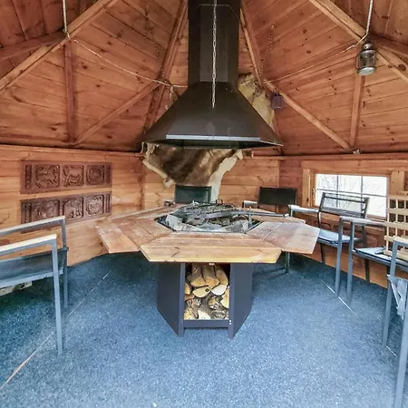 Сasa de vacaciones In With Kitchen Jelsa